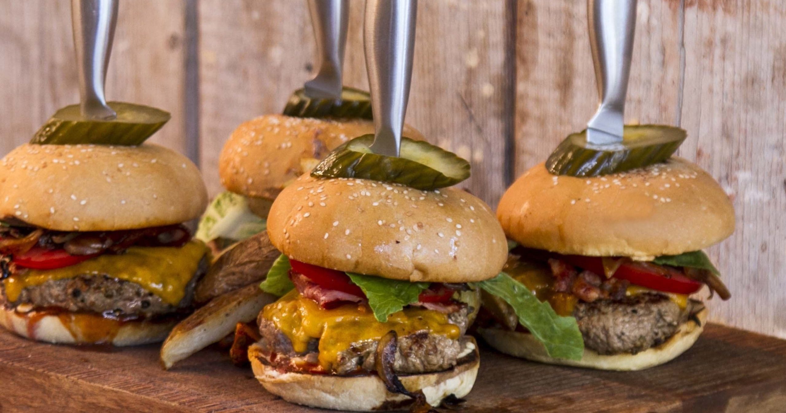 akiez burger scaled