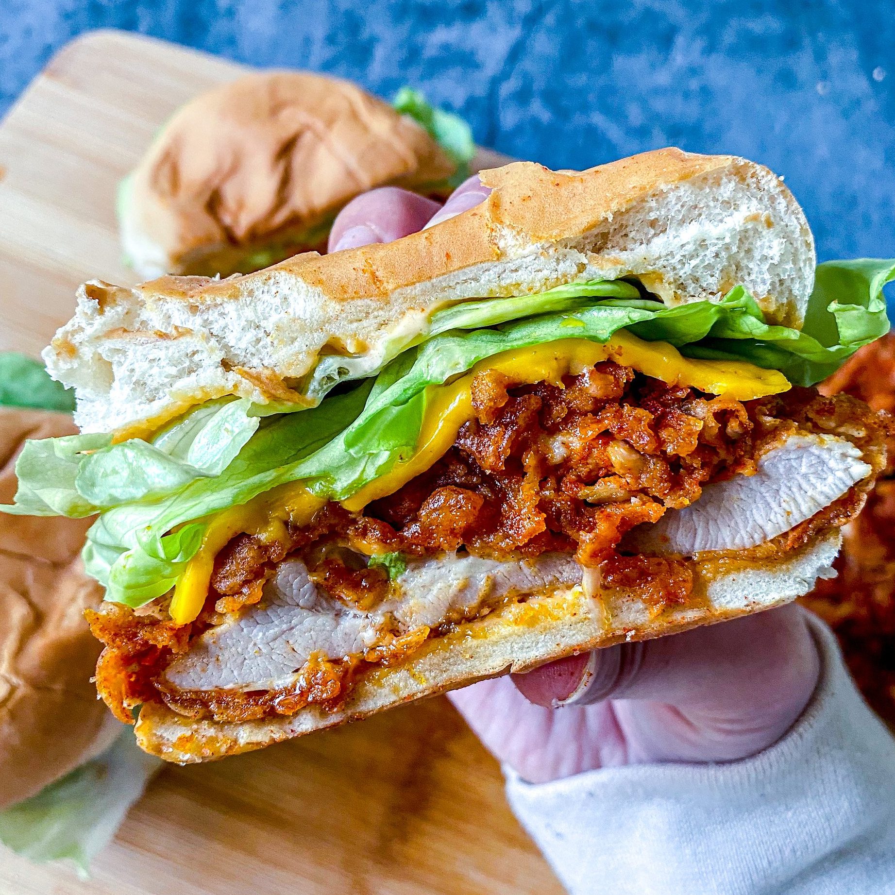 Azie Chicken Crispy Burger 1 azie chicken crispy burger 1