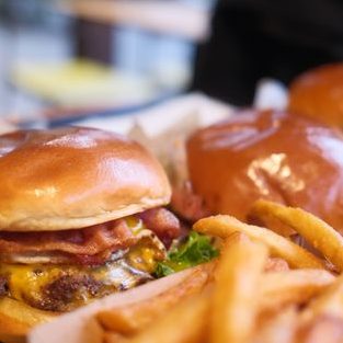 burger f09f8d94 pali corner