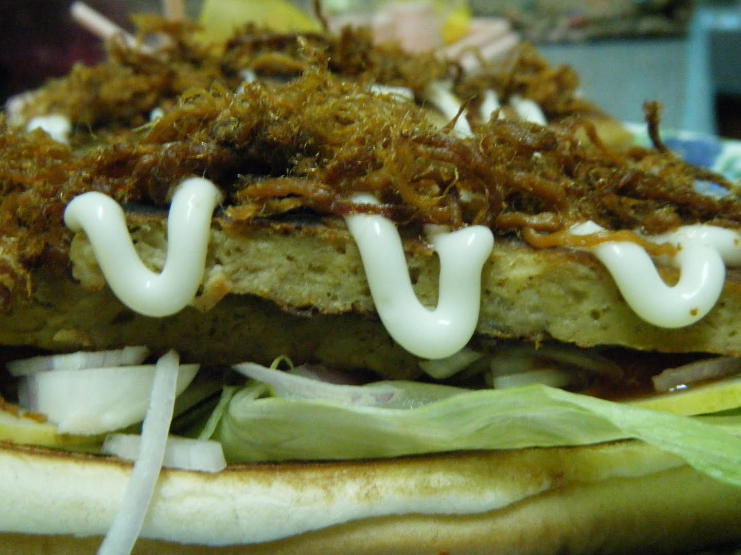 Burger Mat Salai Bentong 1 burger mat salai bentong