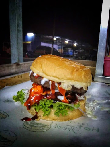 Man Burger Bakar