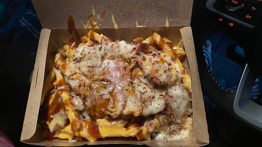 Burger Crispy & Fire Cheese Fries
