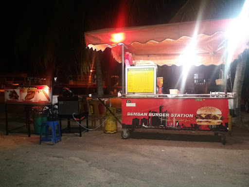 Hot Burger & Ayam Gunting Aweks Hot Burger & Ayam Gunting Aweks