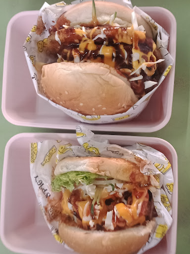 PINK BURGER AYAM CRISPY