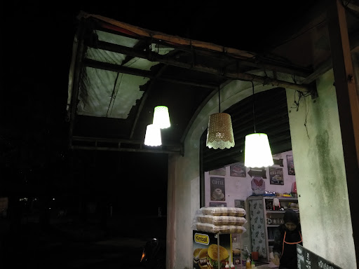 Along Burgers & Western