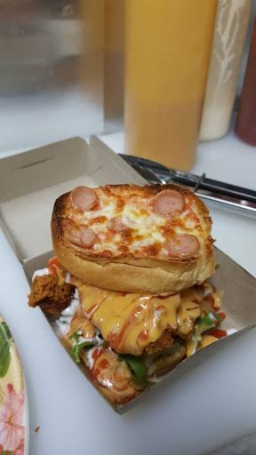 Fat Factory (Burger Pizza)
