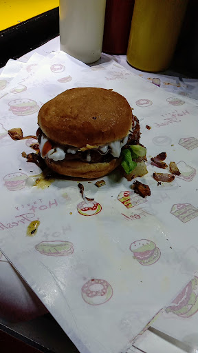Three Monkey Burger Alma