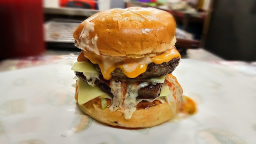 Restoran Monzara - Homemade Burgers & Roti John Legend