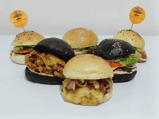 Tom's Burger - Batu Lancang