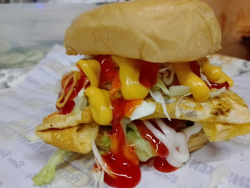 Yanasyah Burger Corner kampung Senggang