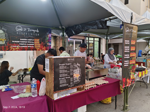 D' Tumpuk Burger Station D' Tumpuk Burger Station