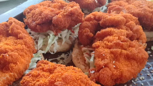 Qen's Burger Crispy Sandakan