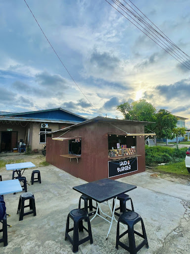 Hud's Burger kampung warisan jepak Hud's Burger kampung warisan jepak