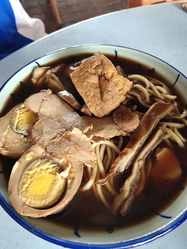 Yummy Yummy burger Sarikei