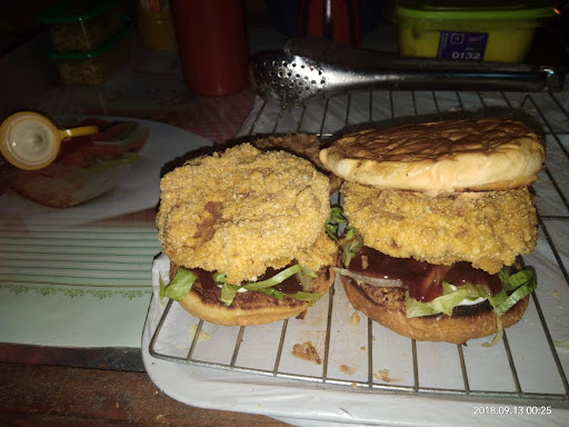 ady Burger@Mc_aDy
