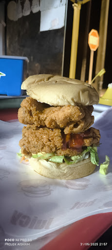 Burger Baran Tepi Tembok