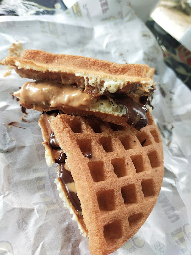 BURGER WAFFLES BURGER WAFFLES