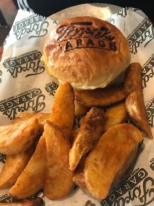 garage burger bakar