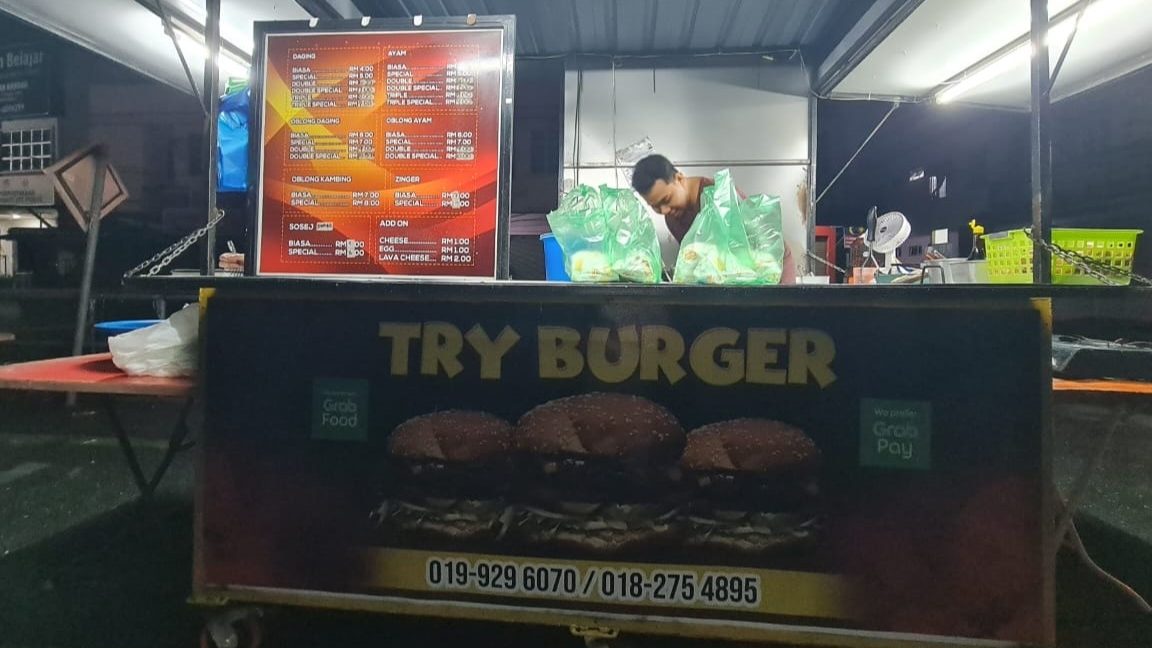 Gerai Burger Qisya 1 gerai burger qisya