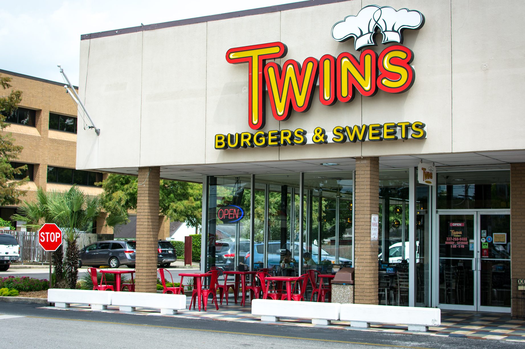 GERAI TWIN BURGER 1 gerai twin burger