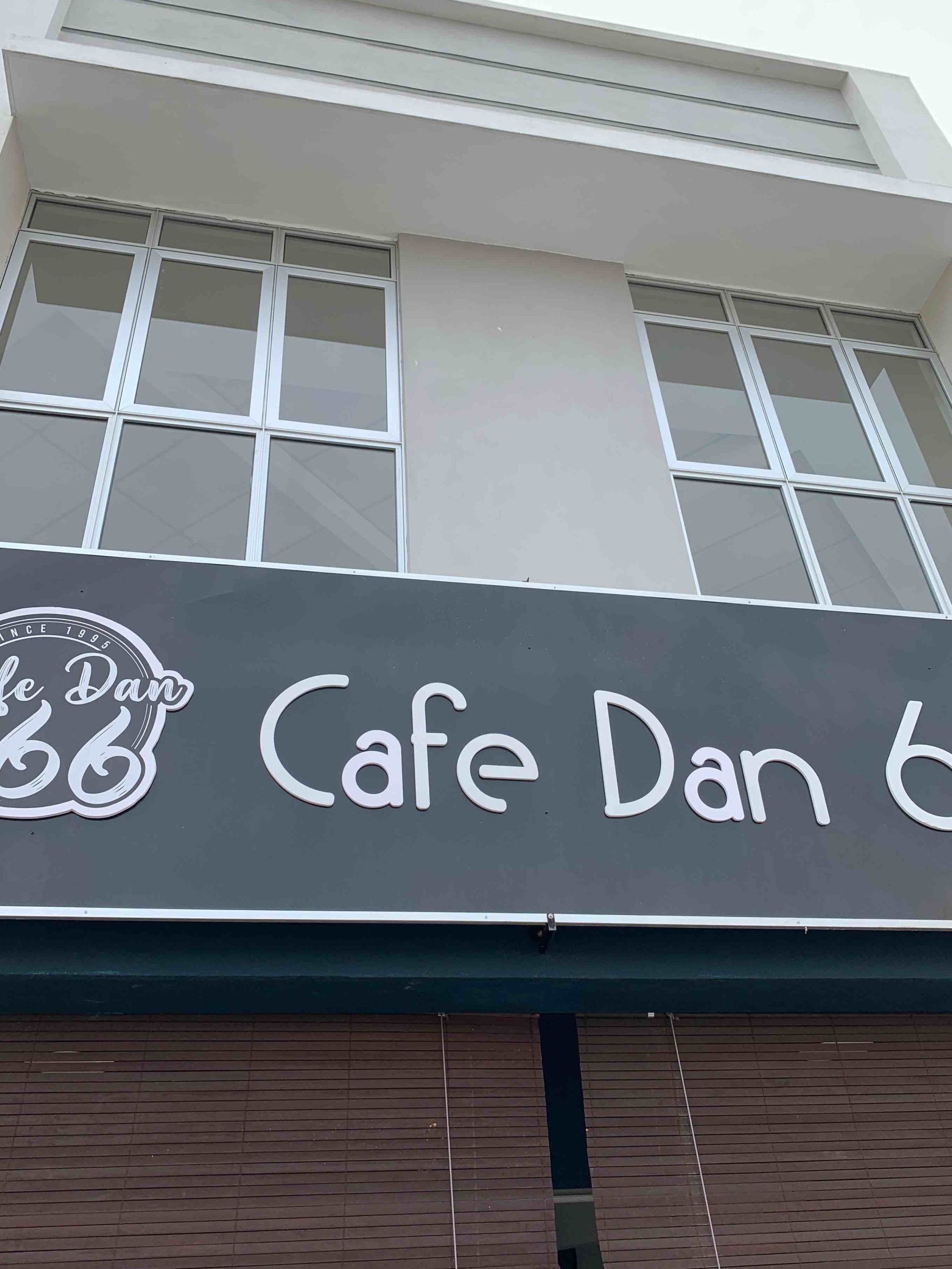 IZZ BURGER (Econsave Tampin) 1 izz burger econsave tampin scaled