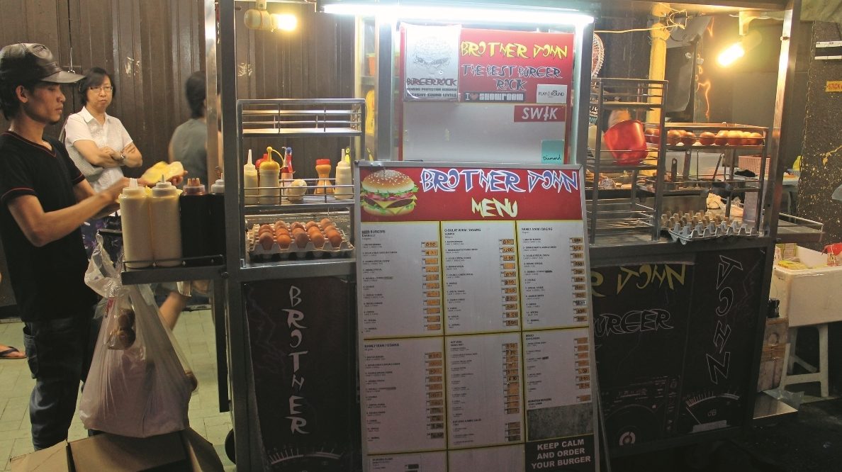 mat john burger simpang 4