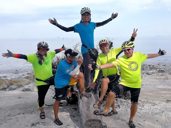 mr chicck pantai remis