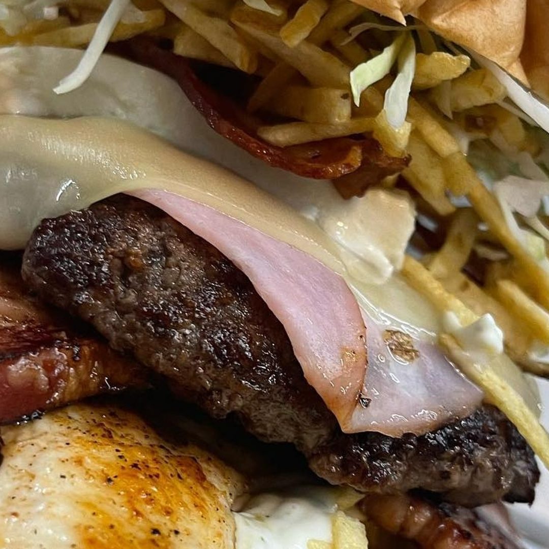 Pa'E Burger 1 pae burger