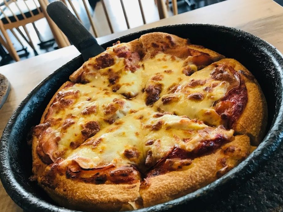 pizza hut restaurant batu gajah