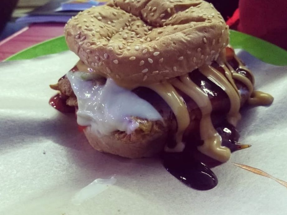 smf burger restoran maju
