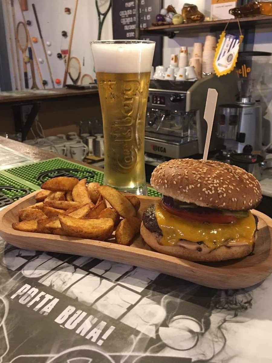 the gunners burger cafe