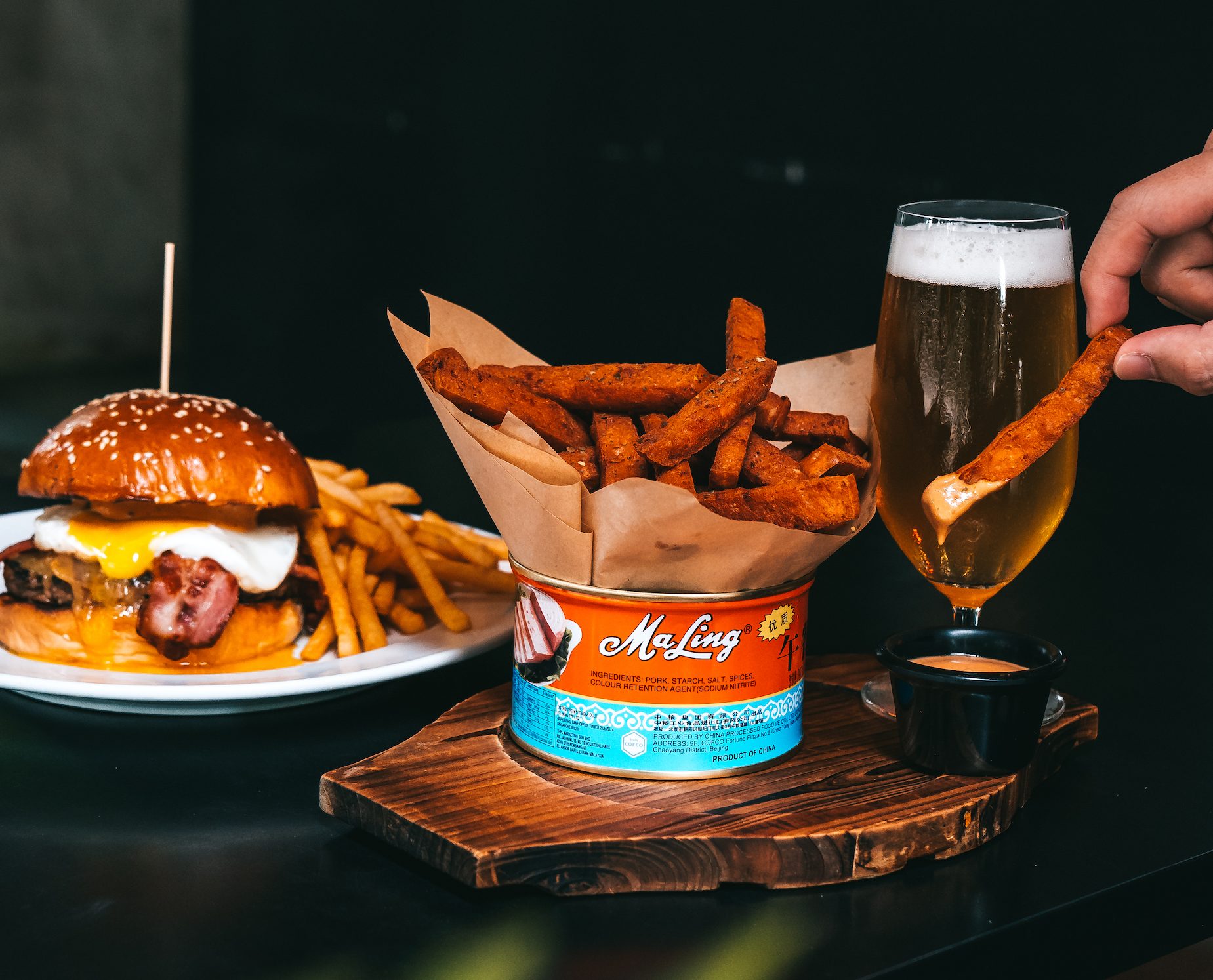 three monkey burger alma