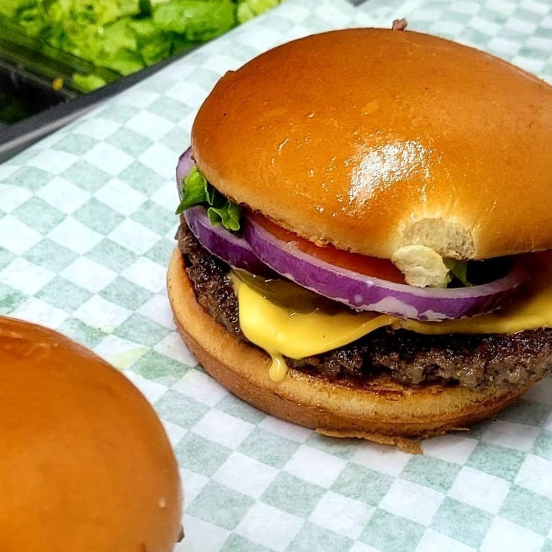 TINY HOUSE BURGER & WESTERN 1 tiny house burger western