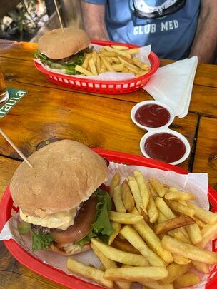 Y&H Familia Burger Lorong Belakang 1 yh familia burger lorong belakang